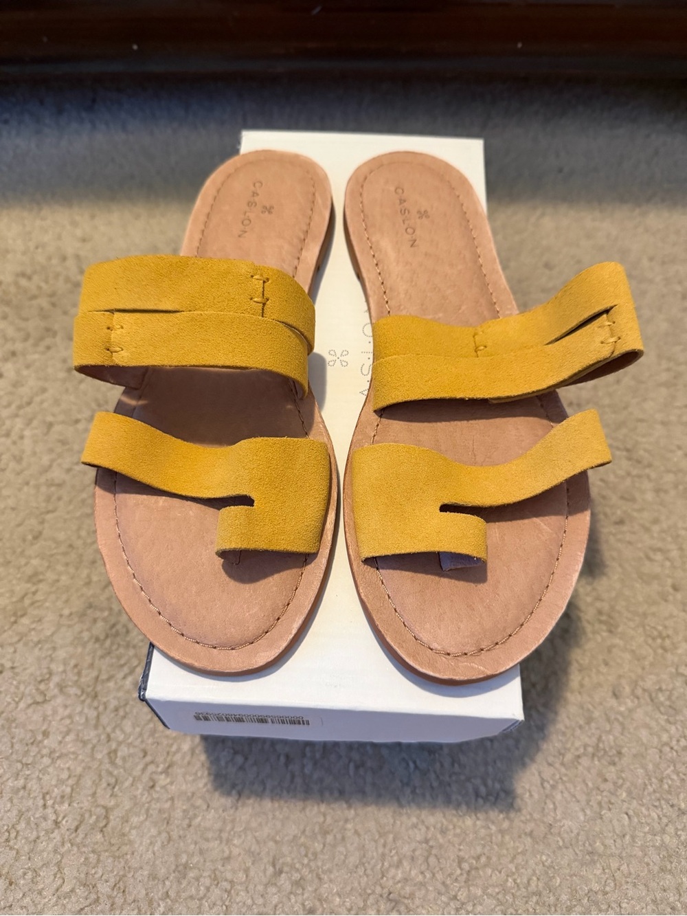 Women’s Caslon Mari Toe Loop Slide Sandal Mustard Suede size 7.5